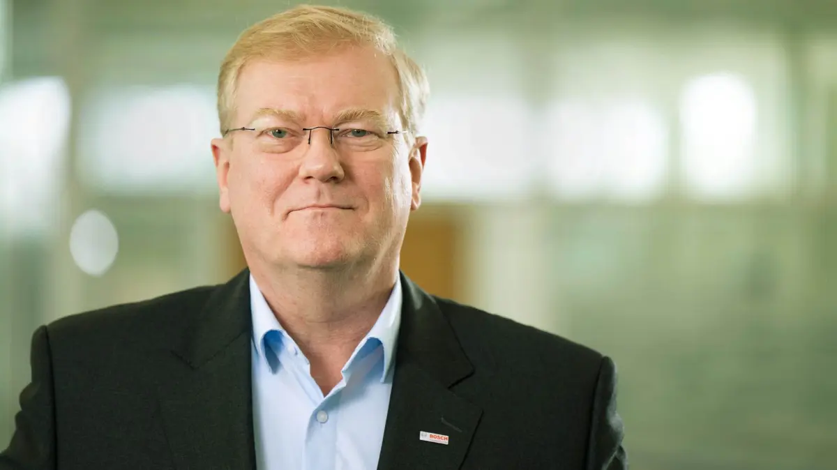 PRODUKTION - 08.02.2021, Baden-Württemberg, Stuttgart: Stefan Hartung, der neue Vorsitzende der Geschäftsführung von Bosch, aufgenommen im Werk Stuttgart-Feuerbach. Der Technologiekonzern Bosch legt seine Jahreszahlen vor. Foto: Bernd Weißbrod/dpa +++ dpa-Bildfunk +++