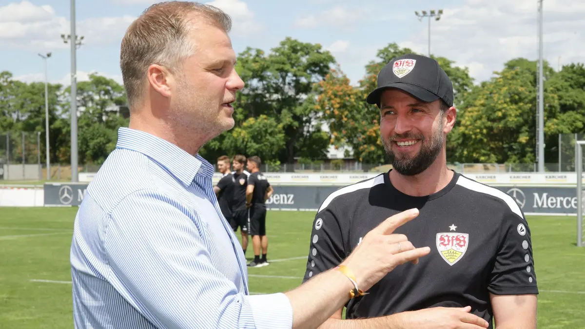 BAU // Stuttgart , Fußball VfB Stuttgart Saison Kickoff , von links: Fabian Wohlgemuth / Sebastian Hoeneß