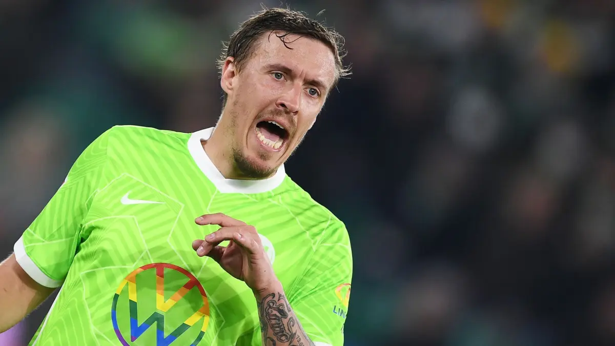 Fußball: Bundesliga, VfL Wolfsburg — FSV Mainz 05, 31. Spieltag, Volkswagen Arena. Wolfsburgs Max Kruse gestikuliert. Der ehemalige Angreifer hat den Wolfsburger Trainer Niko Kovac massiv kritisiert. (zu dpa: „Kruse kritisiert Kovac: „Charakterlich absolute Katastrophe»»)