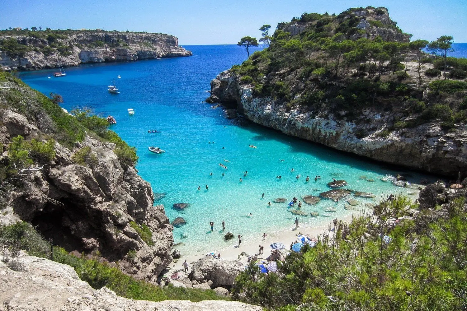 Mallorca, Ibiza, Menorca, Formentera: Die Corona-Zahlen und Inzidenzwerte steigen auf den beliebten Balearen-Inseln an. Jetzt ist ganz Spanien zum Risikogebiet erklärt worden. Was müssen Touristen beachten?