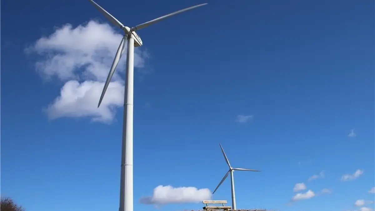 Die Windräder auf dem Himmelberg bei Melchingen galten bei der Inbetriebnahme als Sensation. Heute trennen Gegner und Befürworter der Windkraft Welten.