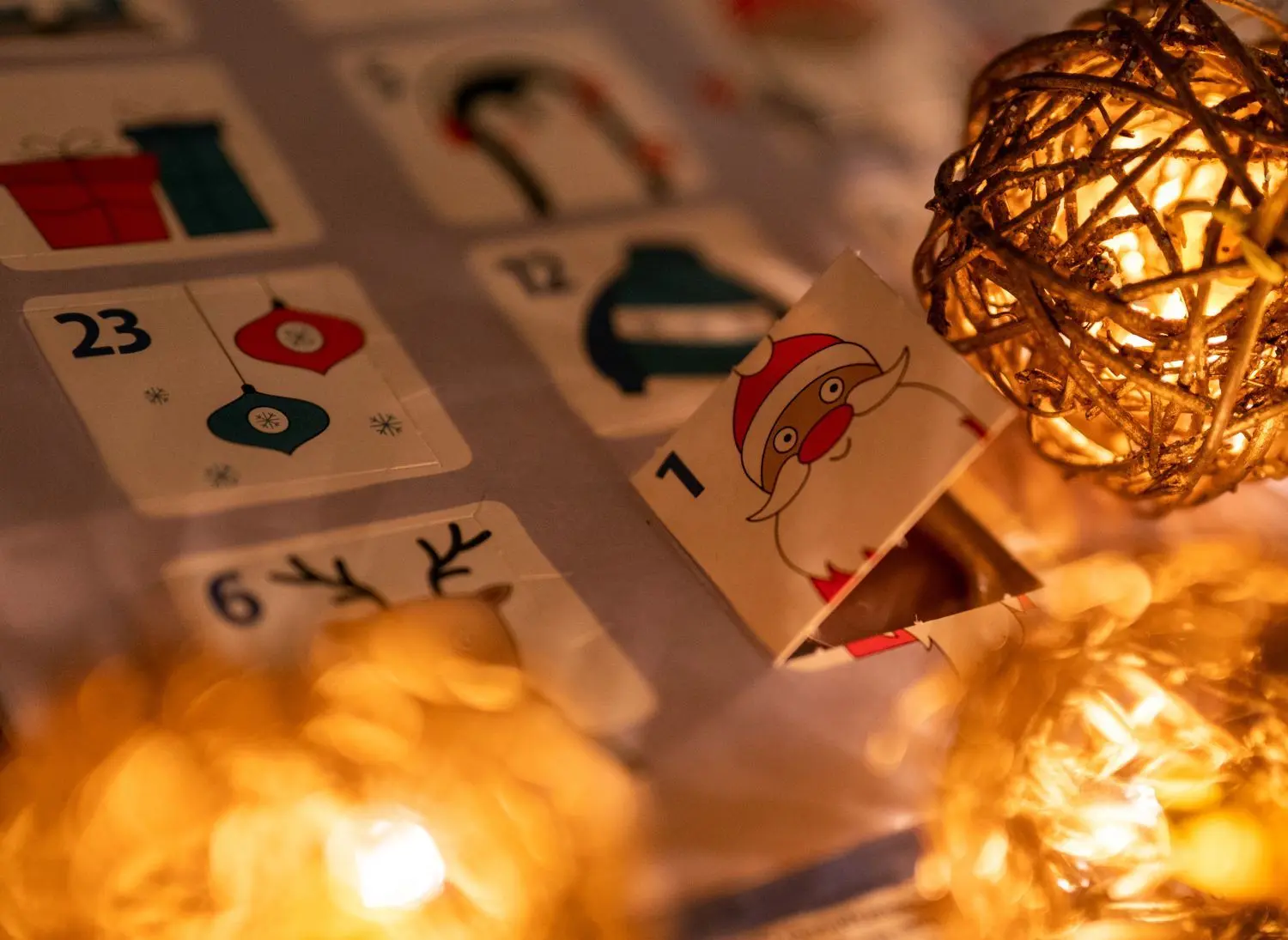 Die Auswahl von Adventskalendern 2023 ist wie jedes Jahr sehr groß. Hier gibt es Weihnachtskalender mit Kaffee und Tee im Überblick.