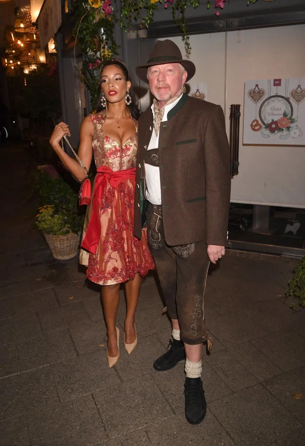 Ein Foto aus besseren Tagen: Boris Becker und Lilian de Carvalho Monteiro zeigen sich 2019 beim Almauftrieb vor der Käfer Schänke in München.
