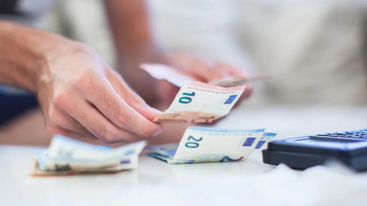 Am Ende wurde das Geld aus dem Neuruppiner Corona-Soforthilfe-Programm gar nicht komplett genutzt. (Symbolbild)
ILLUSTRATION - Spenden zahlt sich steuerlich aus. Im Falle von Corona-Hilfe ist der Nachweis darüber sogar besonders einfach. Foto: Christin Klose/dpa-mag - Honorarfrei nur für Bezieher des Dienstes dpa-Magazin +++ dpa-Magazin +++