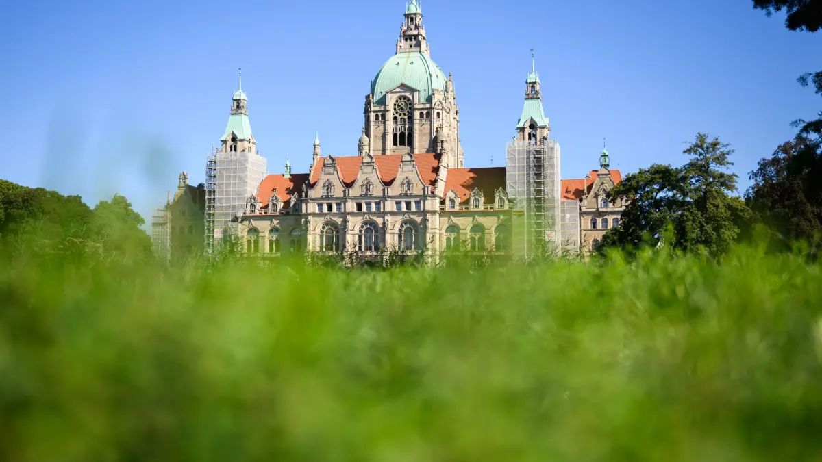 Wann ist in Niedersachsen 2024 schulfrei? Alle Termine für die Schulferien, Feiertage und Brückentage 2024 in Niedersachsen im Überblick.