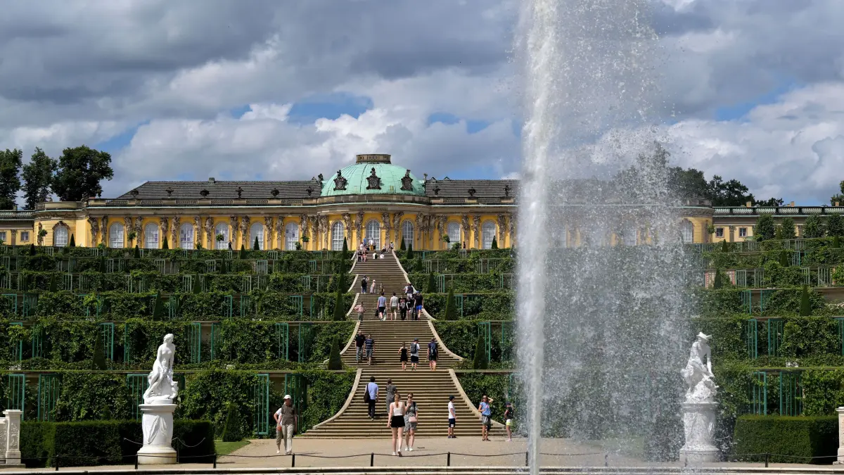 Wann ist in Brandenburg 2024 schulfrei? Alle Termine für die Schulferien, Feier- und Brückentage im Überblick.