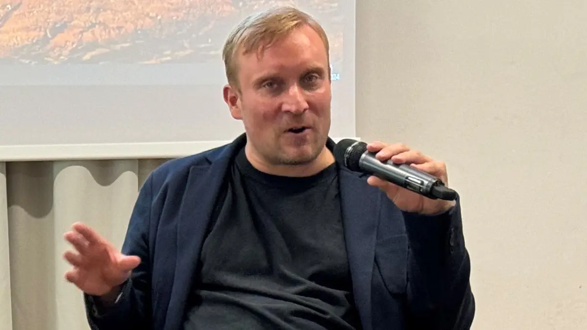 Dr. Benjamin Höhne in Hall
