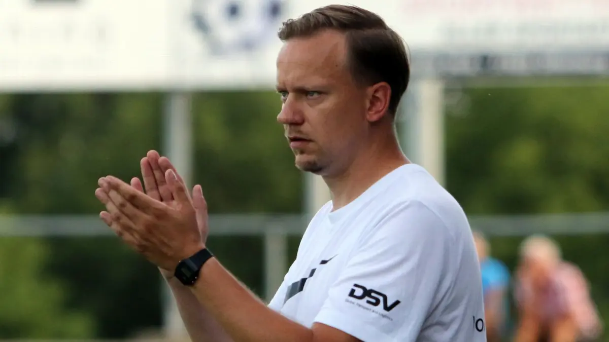 Trainer Sascha Schröder bekommt vom Vorstand des SC Lahr die volle Rückendeckung.