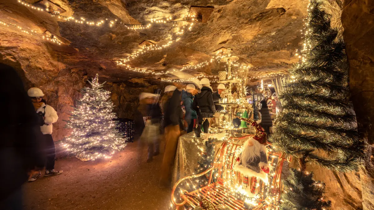 Weihnachtsmarkt im Besucherbergwerk "Tiefer Stollen" in Aalen-Wasseralfingen