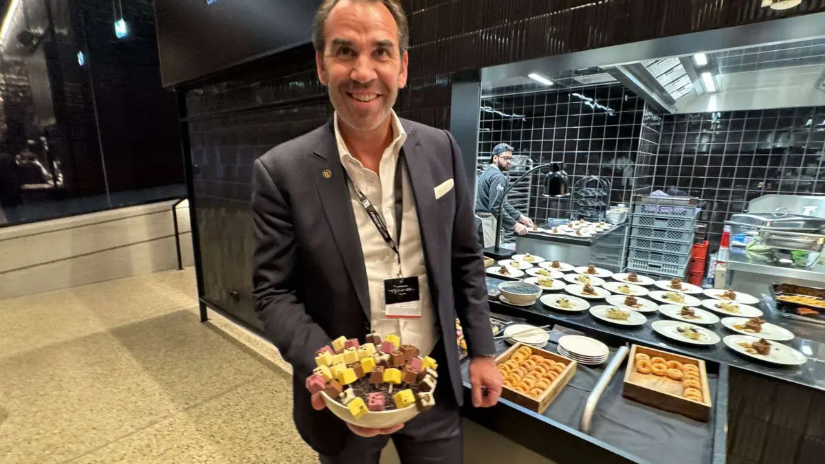 Michael Wilhelmer, der Gastronom des Jahres 2022, ist für die exklusive Bewirtung des Tunnelclubs verantwortlich
