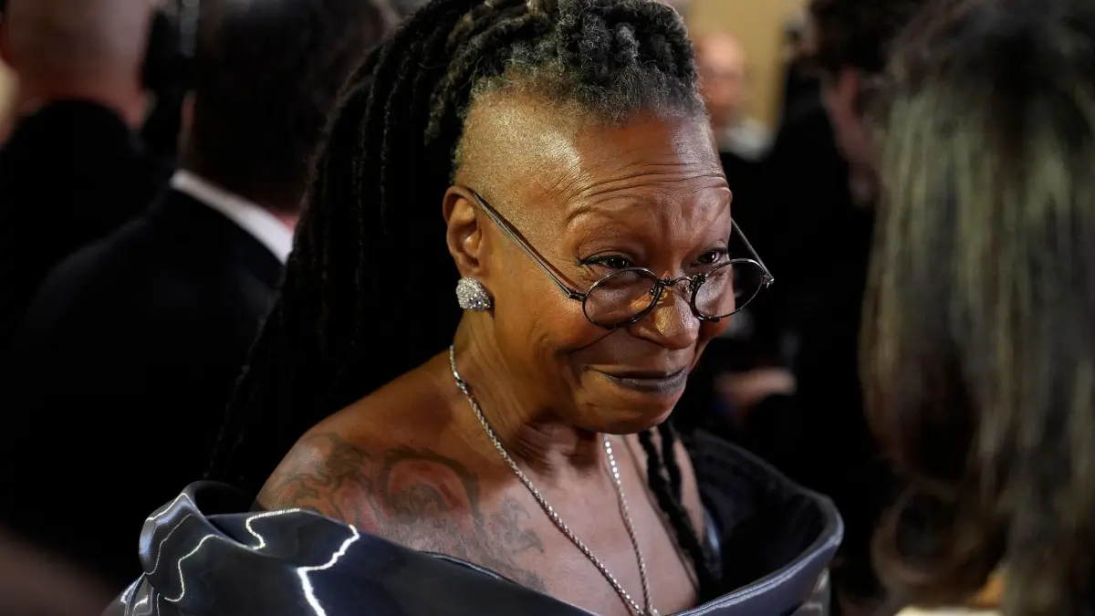 97. Academy Awards: 02.03.2025, USA, Los Angeles: Whoopi Goldberg kommt zur 97. Oscar-Verleihung im Dolby Theatre in Los Angeles. Foto: John Locher/Invision/AP/dpa +++ dpa-Bildfunk +++