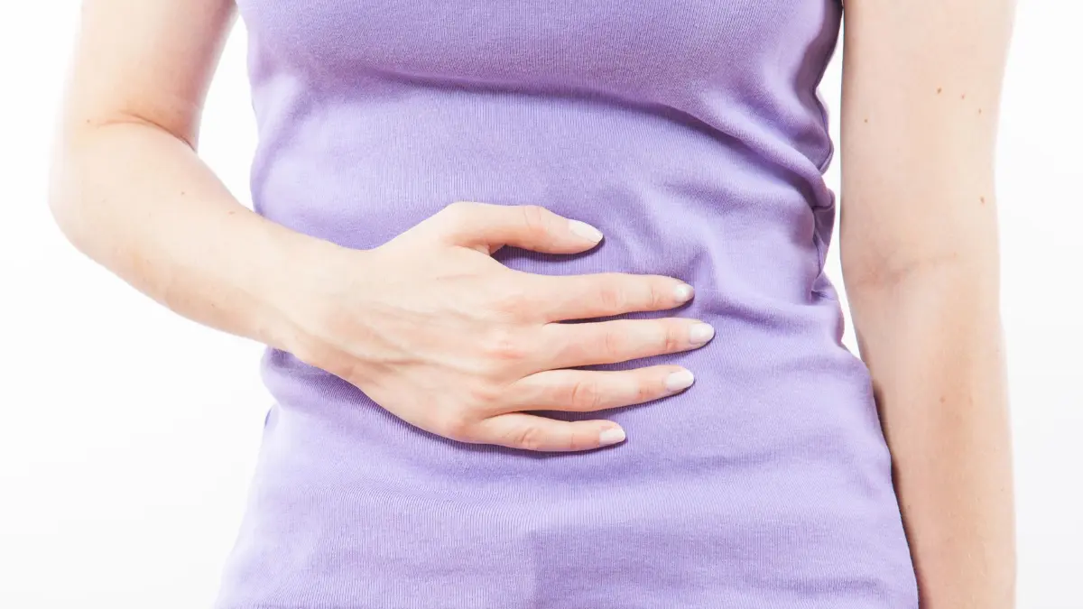 ARCHIV - Kleine Mahlzeit, große Kugel: Für einen Blähbauch sind Gase in Magen und Darm verantwortlich. (zu dpa: «Blähbauch: Woher er kommt, was ihm guttut») Foto: Christin Klose/dpa-tmn - Honorarfrei nur für Bezieher des dpa-Themendienstes +++ dpa-Themendienst +++