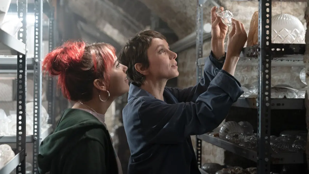 Judith ist fasziniert von ihrem Beruf, alte Kristallleuchter zu restaurieren oder neue herzustellen. In ihrem Lehrling Bianca (Mara Romei) hat Judith (Julia Koschitz) jemanden gefunden, die ihre Begeisterung teilt.