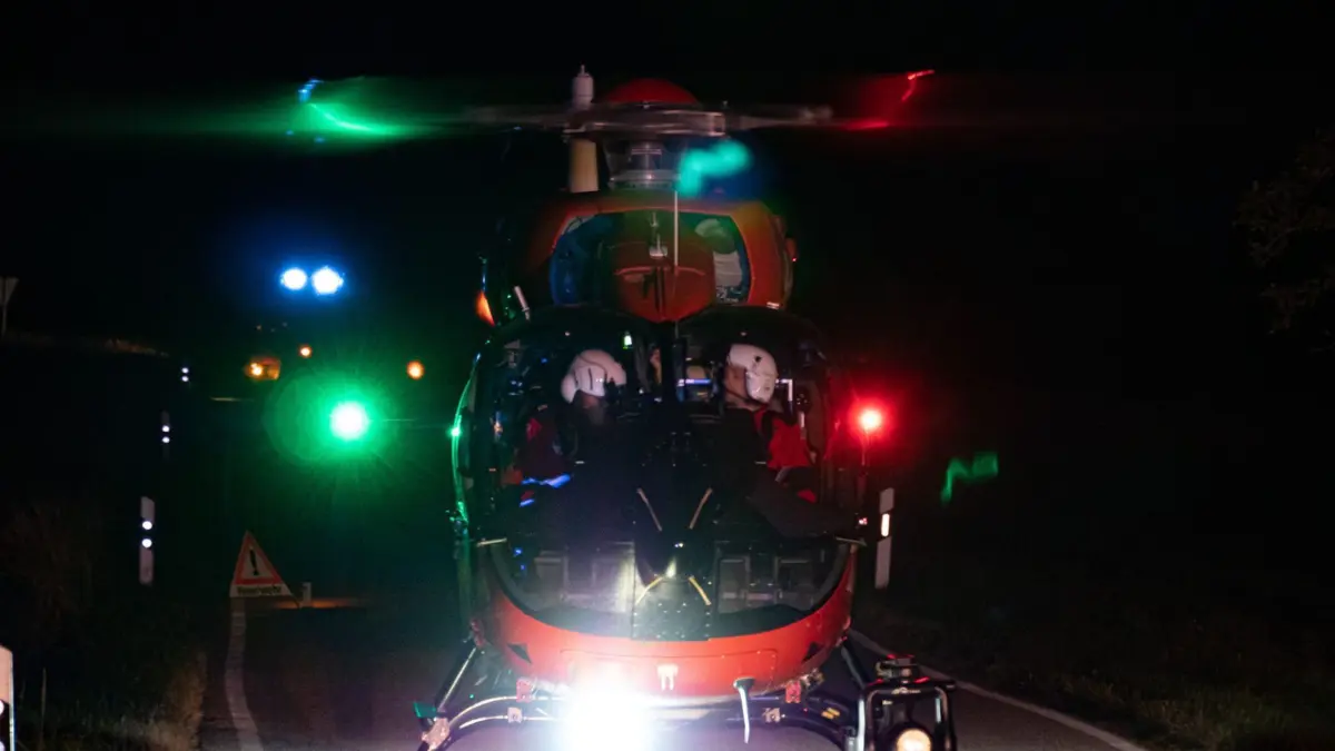 Rettungshubschrauber Nacht Symbolfoto