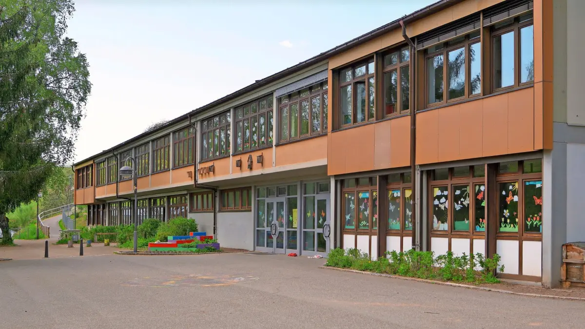 Der Unterkirnacher Gemeinderat beschloss Einsparungen von etwa 80 000 Euro bei der Sanierung der Roggenbachschule.
