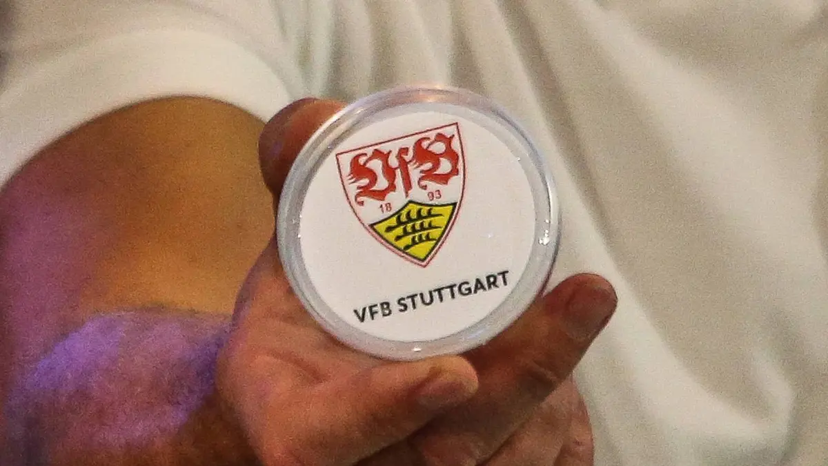 Loskugel VfB Stuttgart, Fussball - DFB-Pokal Auslosung 2.Runde - Saison 2019/2020 , Dortmund, Deutsches Fussballmuseum, 18.08.2019, DFB regulations prohibit any use of photographs as image sequences and/or quasi-video Dortmund Deutsches Fussballmuseum Nordrhein-Westfalen Deutschland *** Loskugel VfB Stuttgart, Soccer DFB Cup Draw 2 Round Season 2019 2020 , Dortmund, Deutsches Fussballmuseum, 18 08 2019, DFB regulations prohibit any use of photographs as image sequences and or quasi video Dortmund Deutsches Fussballmuseum Nordrhein Westfalen Germany