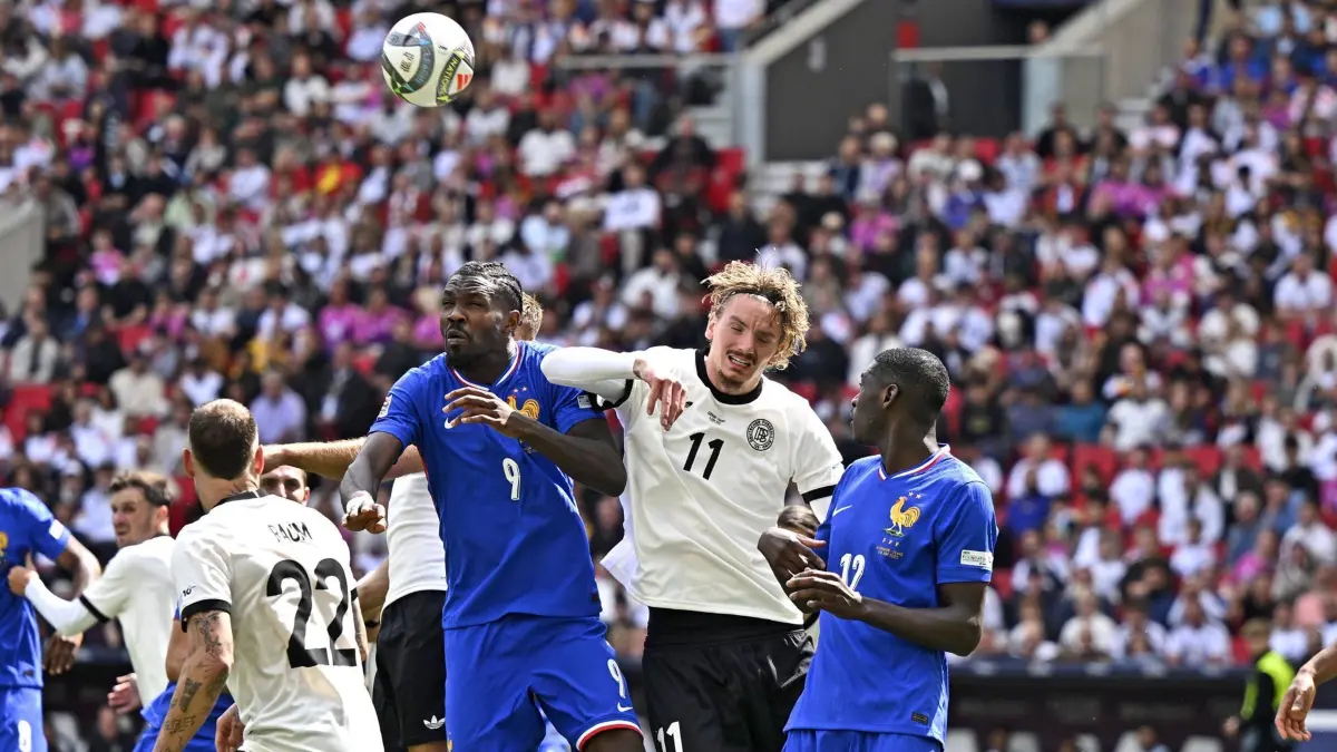 08.06.2025, Fussball UEFA Nations League 2024/25, Spiel um Platz 3, Deutschland - Frankreich, in der MHP-Arena Stuttgart, v.l. David Raum Deutschland, Marcus Thuram Frankreich, Nick Woltemade Deutschland, Randal Kolo Muani Frankreich und Jonathan Tah Deutschland *** 08 06 2025, Football UEFA Nations League 2024 25, Match for 3rd place, Germany France, in the MHP Arena Stuttgart, from l David Raum Germany , Marcus Thuram France , Nick Woltemade Germany , Randal Kolo Muani France and Jonathan Tah Germany
