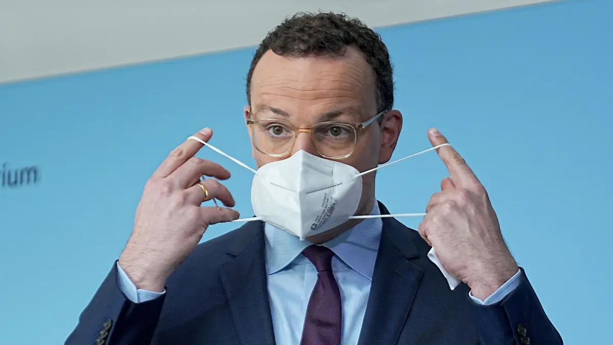 Spahn in Corona-Pandemie: ARCHIV - 22.09.2021, Berlin: Jens Spahn (CDU), damaliger Bundesminister für Gesundheit, bei einem Pressestatement in der Corona-Pandemie.. (zu dpa: «Spahn wehrt sich gegen Masken-Vorwürfe während der Pandemie») Foto: Michael Kappeler/dpa +++ dpa-Bildfunk +++