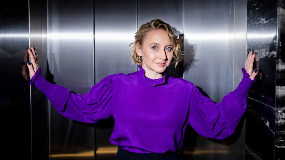 Anna Maria Mühe, Schauspielerin, sitzt bei einem Fototermin mit der Deutsche Presse-Agentur zum Film «Sophia, der Tod und ich» in einem Berliner Hotel. (zu dpa-Korr "Mit dem Tod drei Bierchen trinken: «Sophia, der Tod und ich") +++ dpa-Bildfunk +++