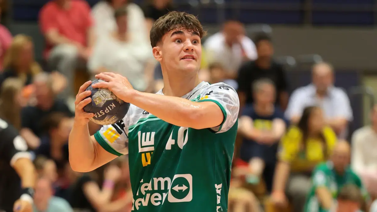 GER, FA Goeppingen - TV Großwallstadt, Handball, Patrick-Lengler-Cup, Halbfinale, Saison 2025/2026, 25.07.2025 : GER, FA Goeppingen - TV Großwallstadt, Handball, Patrick-Lengler-Cup, Halbfinale, Saison 2025/2026, 25.07.2025
Foto: Eibner-Pressefoto/Joerg Hirsch
Elias Newel (FA Goeppingen, #40) zum Abwurf.