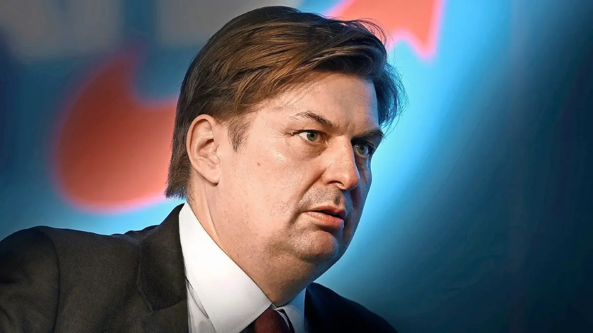 Nach Spionage-Vorwuerfen:
Haftbefehl gegen Mitarbeiter von AfD-Spitzenkandidat Krah.
ARCHIVFOTO:
Maximilian KRAH vor Logo,
Einzelbild,angeschnittenes Einzelmotiv,Portraet,Portrait,PortrÊt.14.Bundesparteitag der AfD Alternative fuer Deutschland am 28.07.2023 in der Messe Magdeburg
@Sven Simon Fotoagentur GmbH & Co. Pressefoto KG # Prinzess-Luise-Str. 41 # 45479 M u e l h e i m / R u h r # Tel. 0208/9413250 # Fax. 0208/9413260 # GLS Bank # BLZ 430 609 67 # Kto. 4030 025 100 # IBAN DE75 4306 0967 4030 0251 00 # BIC GENODEM1GLS # www.svensimon.net