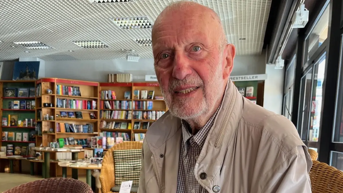 Adolf Vees im Gespräch mit unserer Redaktion. Mit 89 Jahren hat er sein Amt als Ortsbeauftragter des Volksbunds Deutsche Kriegsgräberfürsorge aufgegeben.