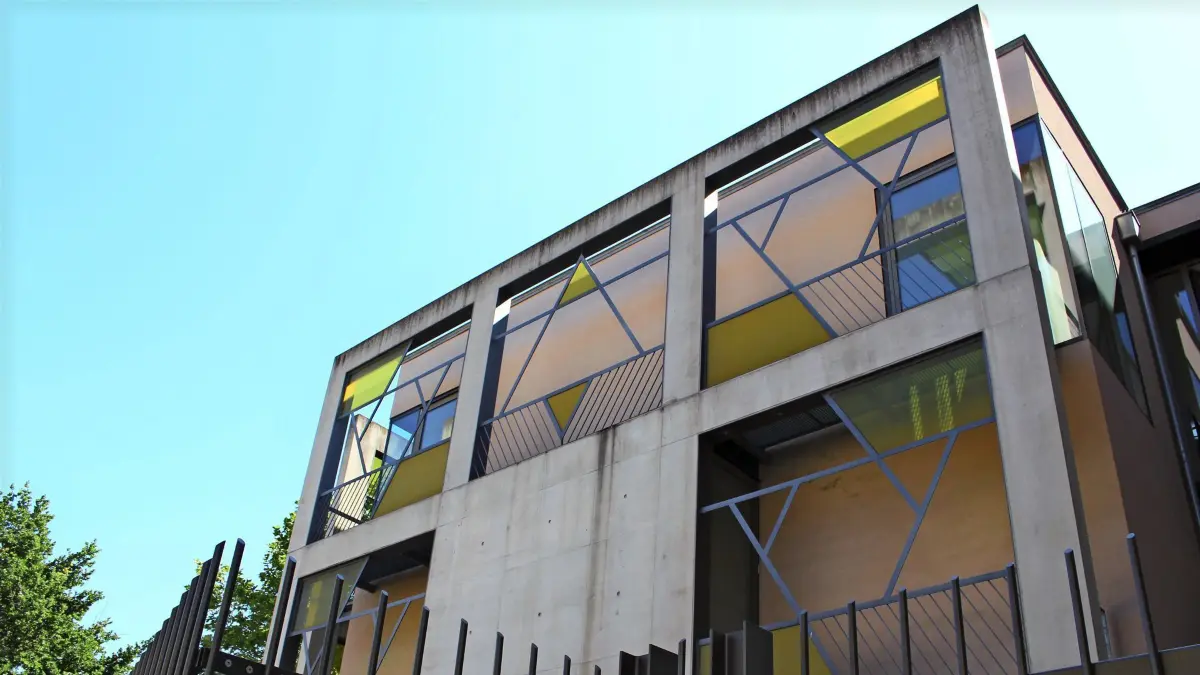 Die Synagoge der Israelitischen Kultusgemeinde Lörrach ist ein Zentrum des jüdischen Lebens in der Stadt. Mit Historie und Gegenwart beschäftigen sich verschiedene Veranstaltungen.
