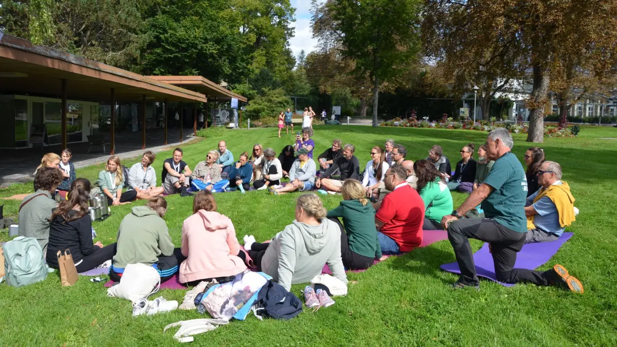 Biohacking BS: Workshop auf der grünen Wiese.