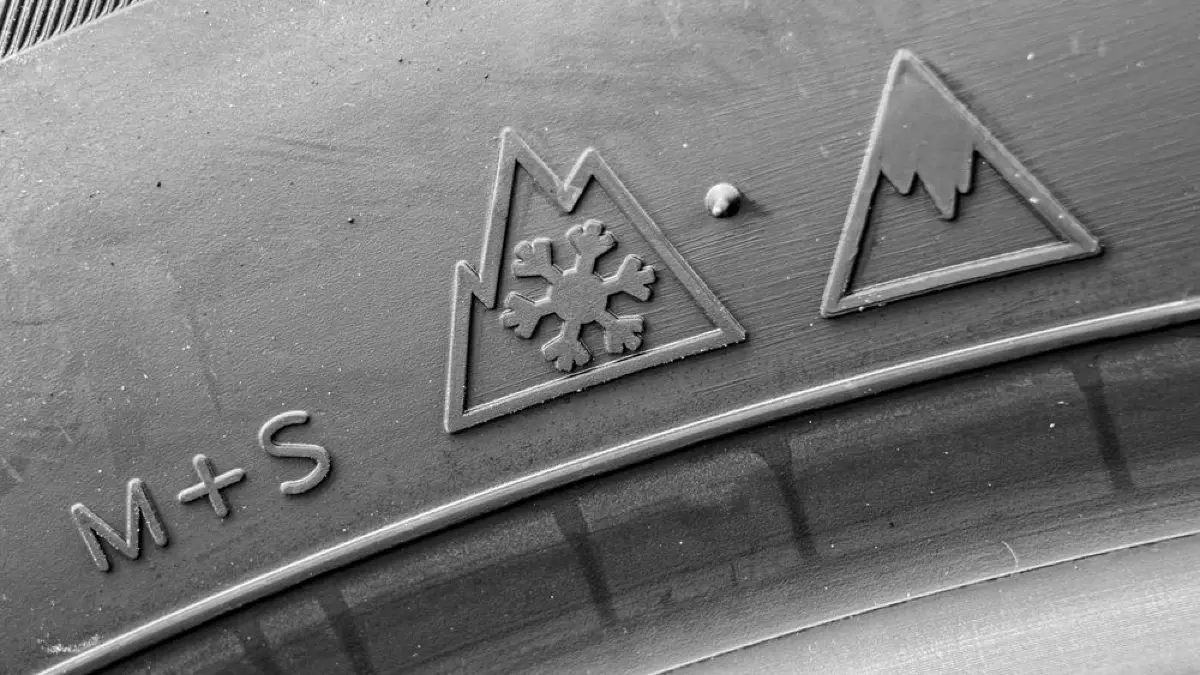 Seit letztem Jahr gelten nur noch Modelle mit dem Alpine-Symbol als zulässige Winterreifen.