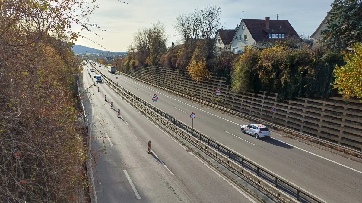 Im Bereich Balingen sind teils die Fahrbahnen auf der B 27 gesperrt.
