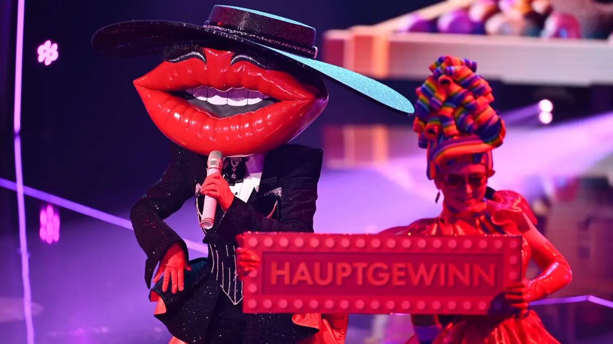 In der zweiten Folge von „The Masked Singer“ musste Kiss seine Maske abnehmen.