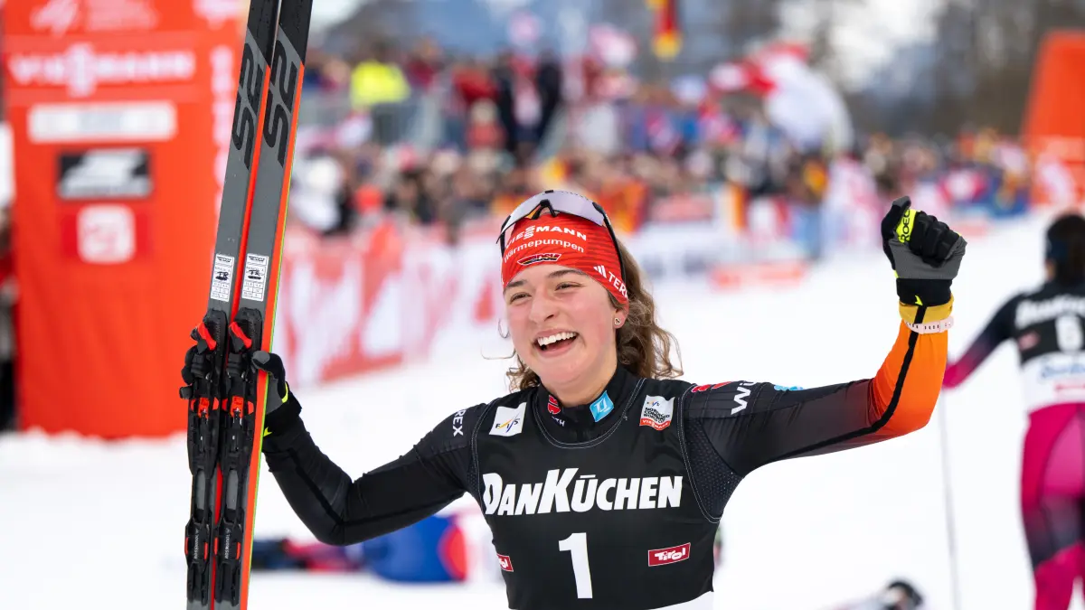 Nathalie Armbruster (SV-SZ Kniebis) will auch in der nun beginnenden Weltcupsaison wieder strahlen und jubeln. Ein klares Ziel hat sie dabei vor Augen: ihren Gesamtweltcup-Titel verteidigen.