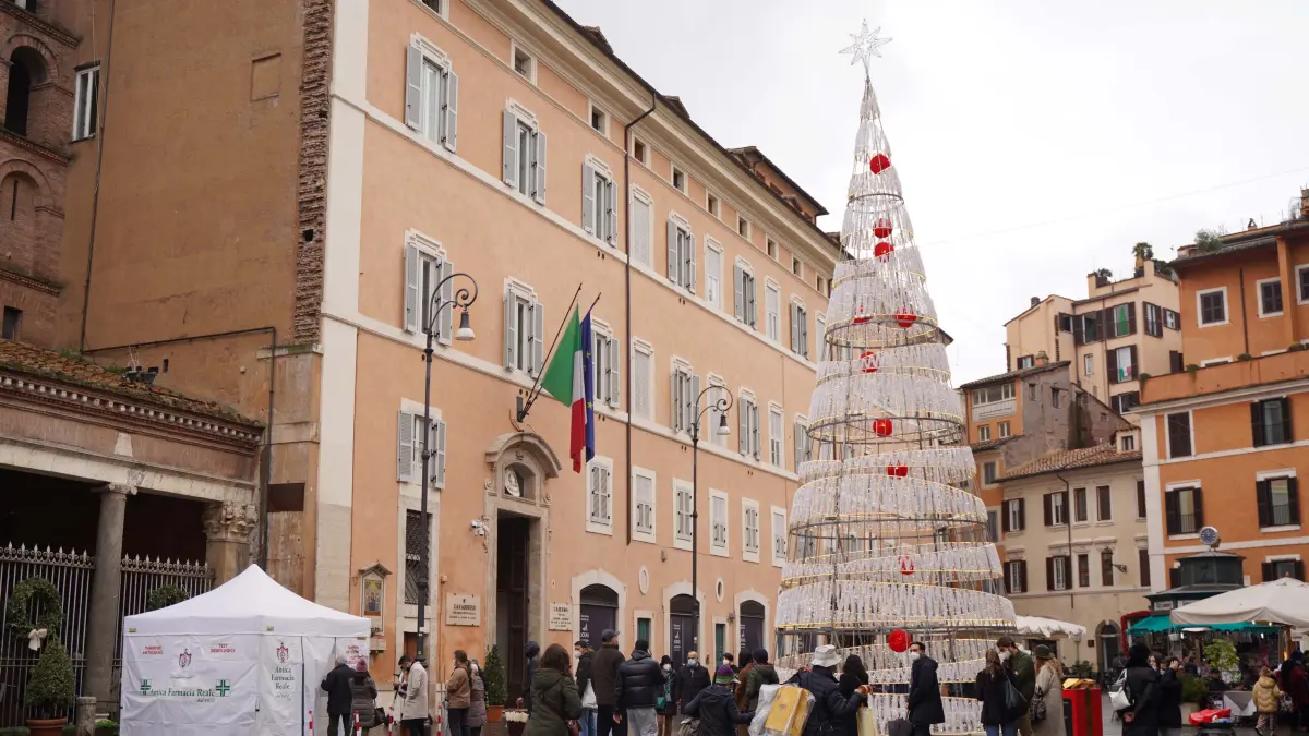 Jedes Land hat so seine eigenen Weihnachtstraditionen. So unterscheidet sich das italienische Weihnachtsfest vom deutschen. Welche Traditionen und Bräuche gibt es somit in Italien, aber nicht in Deutschland?