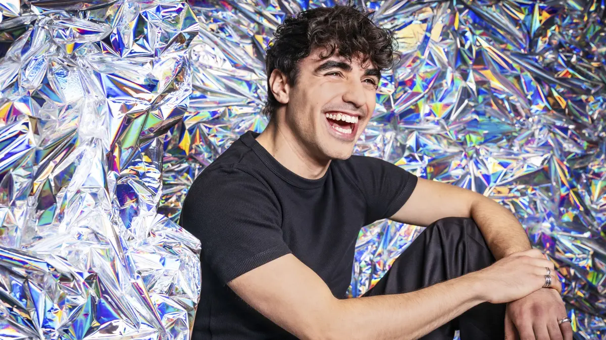 MYLE tritt mit seinem Song „A OK“ an.