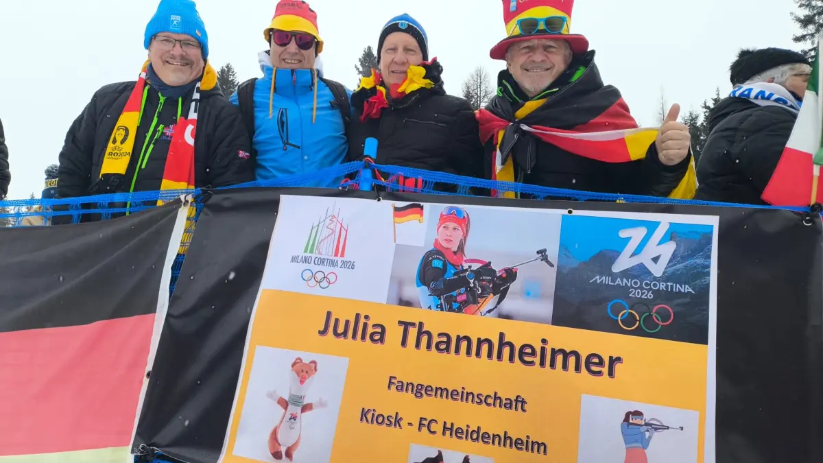 Fußballfans aus Heidenheim sind auch Biathlonfans und supporten Julia Tannheimer.