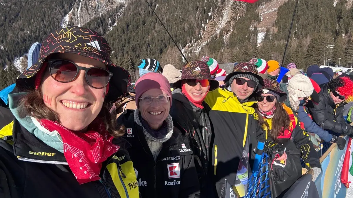 Kurz vor dem Start: Gut gelaunt gemeinsam an der Strecke.