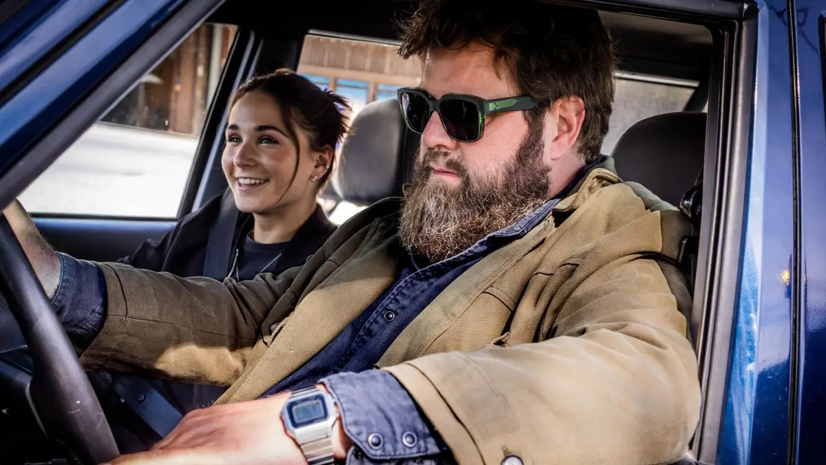 Ela Jenning (Cosima Henman), Konrad Behringer (Antoine Monot)
+++ Die Verwendung des sendungsbezogenen Materials ist nur mit dem Hinweis und Verlinkung auf RTL+ gestattet. +++