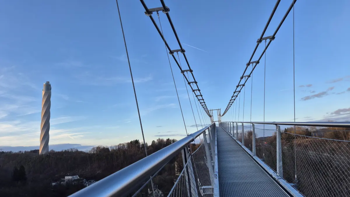 Der Testturm und die Hängebrücke „Neckarline“ haben eine besondere Verbindung.