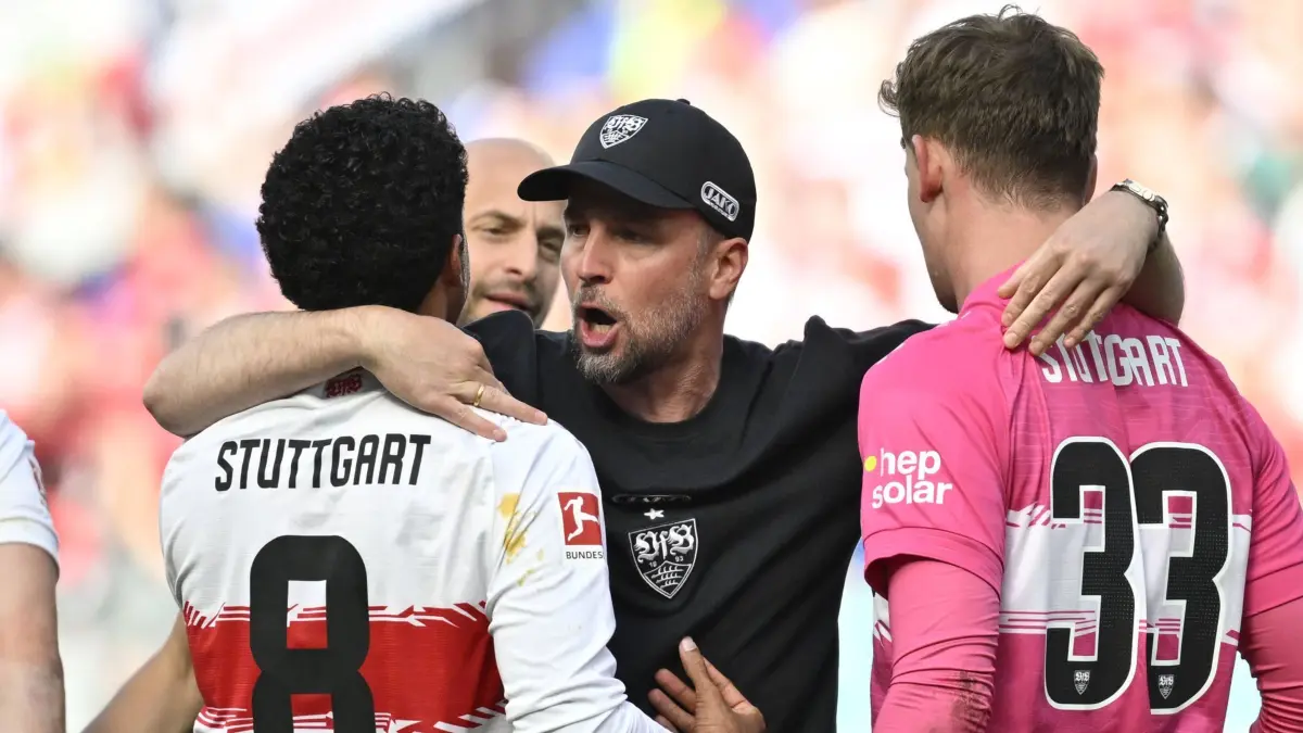 nach Spielende: Schlussjubel, Freude, Glueck, Jubel Trainer Coach Sebastian Hoeness VfB Stuttgart mit Torwart Alexander Nuebel VfB Stuttgart 33 Tiago Tomas VfB Stuttgart 08 TSG 1899 Hoffenheim vs VfB Stuttgart 02.05.2026 DFL REGULATIONS PROHIBIT ANY USE OF PHOTOGRAPHS AS IMAGE SEQUENCES AND/OR QUASI-VIDEO TSG 1899 Hoffenheim vs VfB Stuttgart *** after the end of the match final cheers, joy, happiness, jubilation Coach Sebastian Hoeness VfB Stuttgart with goalkeeper Alexander Nuebel VfB Stuttgart 33 Tiago Tomas VfB Stuttgart 08 TSG 1899 Hoffenheim vs VfB Stuttgart 02 05 2026 DFL REGULATIONS PROHIBIT ANY USE OF PHOTOGRAPHS AS IMAGE SEQUENCES AND OR QUASI VIDEO TSG 1899 Hoffenheim vs VfB Stuttgart