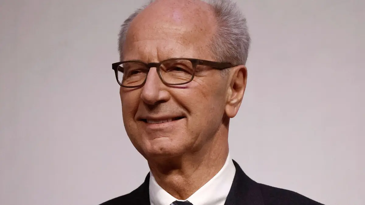 Porsche-SE-Vorstandschef Hans Dieter Pötsch: ARCHIV - 16.12.2022, Berlin: Hans Dieter Pötsch, Vorsitzender des Vorstands der Volkswagen-Dachgesellschaft Porsche SE, vor Beginn der außerordentlichen Hauptversammlung der Volkswagen AG. (zu dpa: «Porsche SE erneut mit hohem Verlust - Hohe VW-Abschreibung») Foto: Carsten Koall/dpa +++ dpa-Bildfunk +++