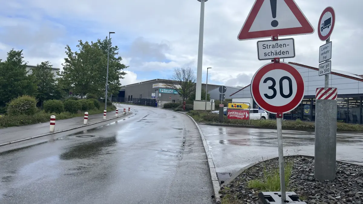 Robert-Bosch-Straße Empfingen Straßenschäden Sanierung