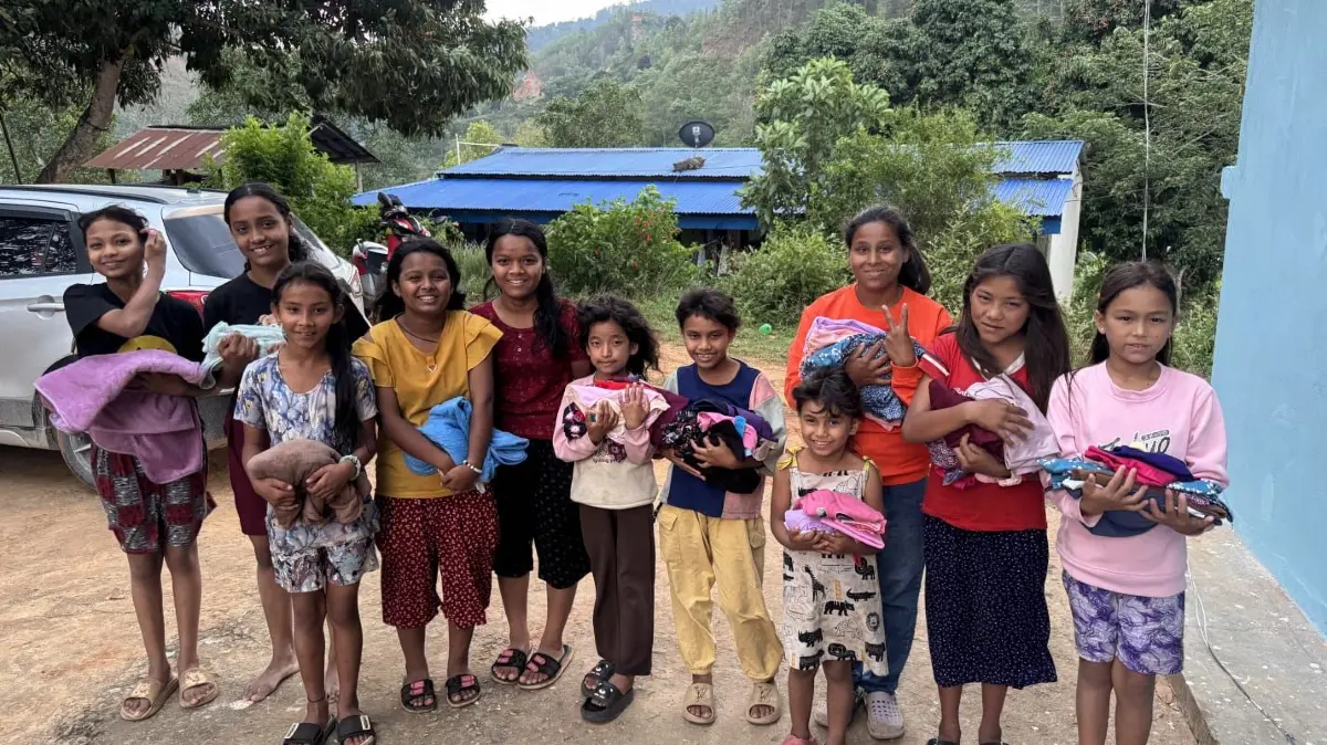 Hilfe für Nepal unterstützt Mädchen in Malekhu