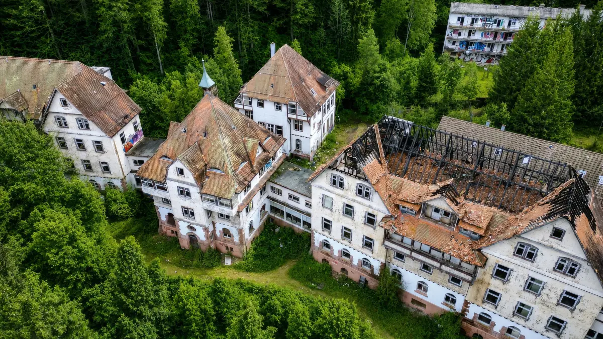 Die Charlottenhöhe in Schömberg gammelt weiter vor sich hin.