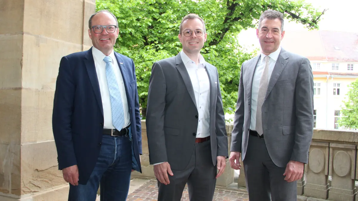 Freuen sich über die positive Entwicklung im Tourismus (von links): Bürgermeister Severin Graf, Tourismus-Chef Andreas Haller und Oberbürgermeister Erik Pauly.
