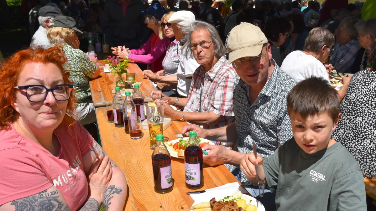 Beim Erdbeer- und Spargelfest gibt es allerlei Leckeres.