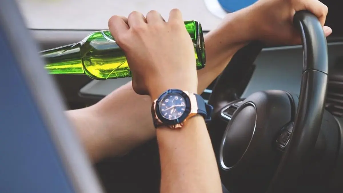 Blaulicht Alkoholtest Promille Alkohol Steuer Fahrzeug Autofahrer Symbolfoto Schwabo LZ OV