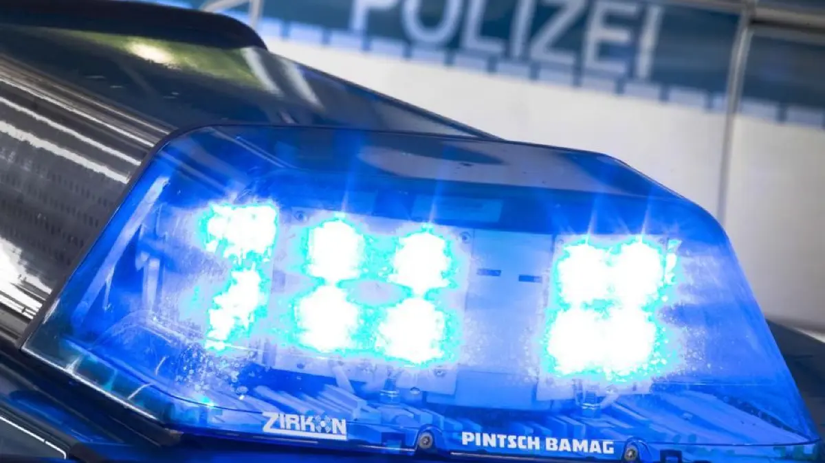 Blaulicht Unfall Polizei Symbolfoto Schwabo LZ OV