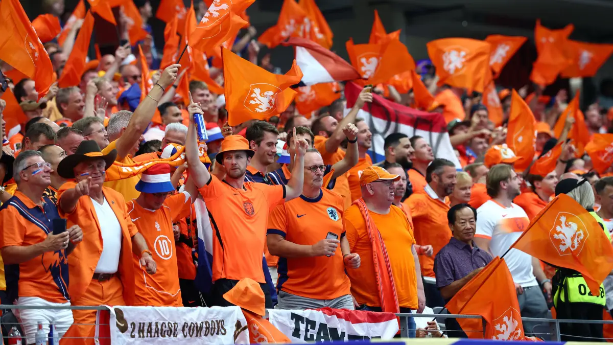 SOCCER: JUN 14 FIFA World Cup 26 Group F - Netherlands v Japan: ARLINGTON, TX - JUNE 14: Netherlands fans cheer from the stands during the FIFA World Cup, WM, Weltmeisterschaft, Fussball 2026 Group F match between Netherlands and Japan on June 14, 2026 at Dallas Stadium in Arlington, TX. Photo by Matthew Visinsky/Icon Sportswire SOCCER: JUN 14 FIFA World Cup 26 Group F - Netherlands v Japan EDITORIAL USE ONLY Icon260614121