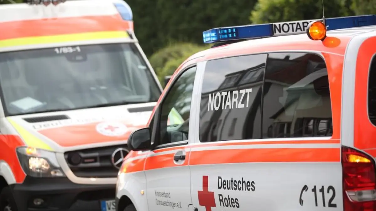 Rettungsdienst Rettungswagen Notarzt Symbolfoto Blaulicht Schwabo OV LZ