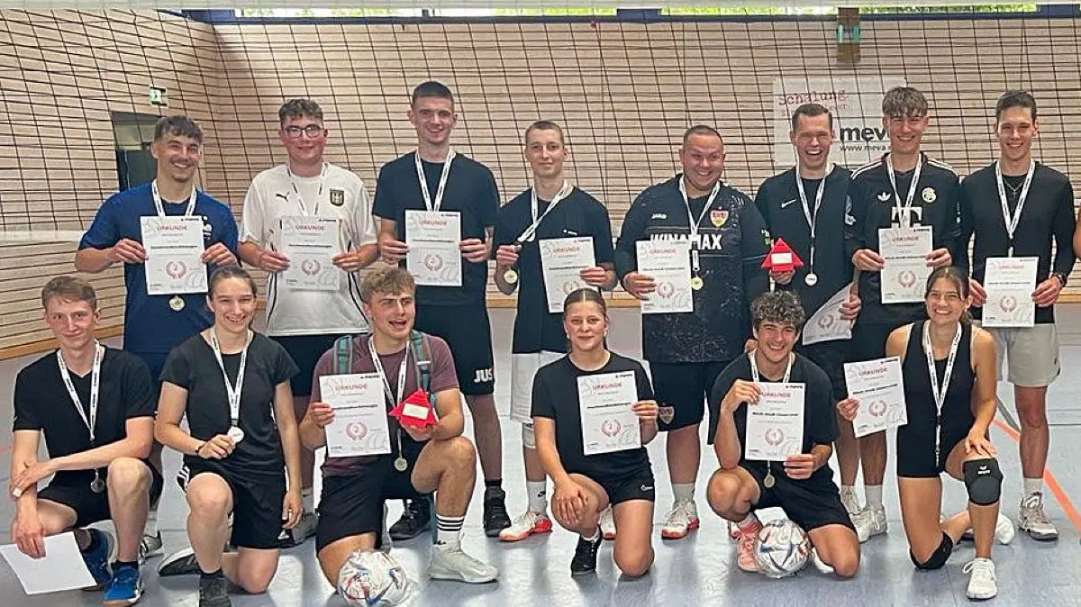 Volleyballturnier der Auszubildenden der Meva-Schalungsgruppe